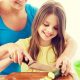 5 Alasan Untuk mulai mengajak anak memasak sejak kecil
